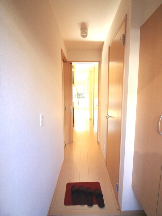 物件内観写真16　(廊下)
