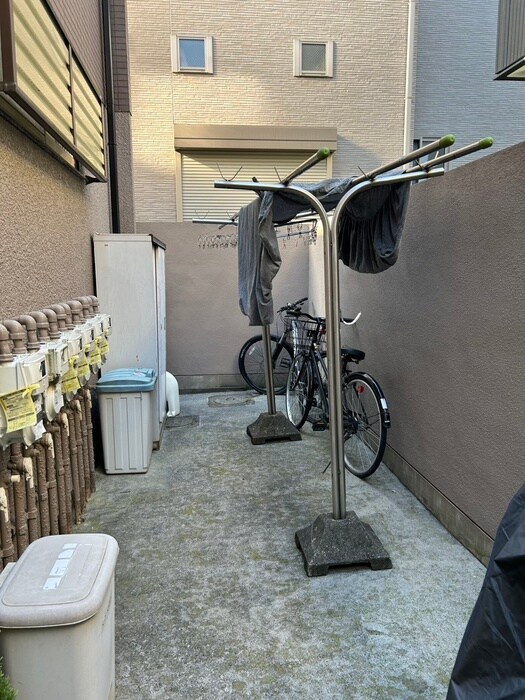 物件外観写真5　(駐輪場)