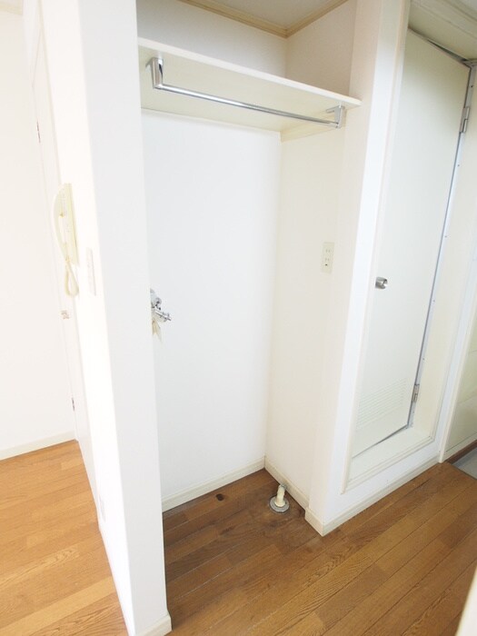 物件内観写真13　(洗濯機置場)