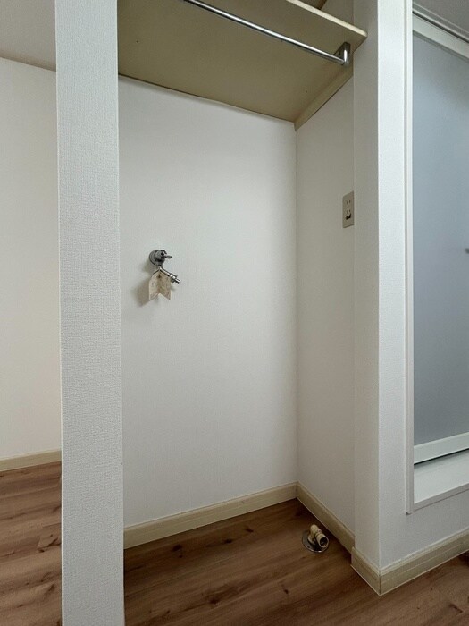 物件内観写真13　(洗濯機置場)