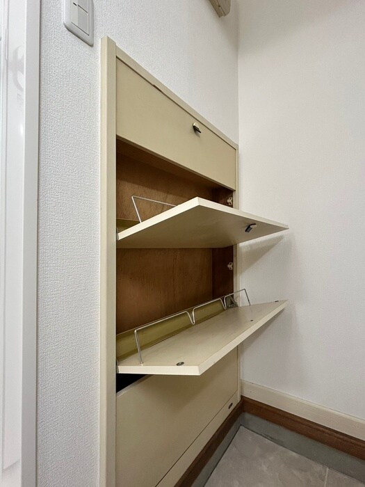 物件内観写真16　(靴箱)