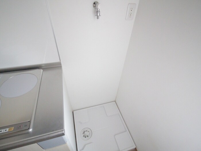 物件内観写真12　(洗濯機置場)