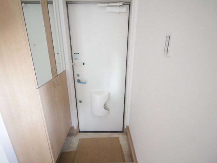 物件内観写真14　(玄関)