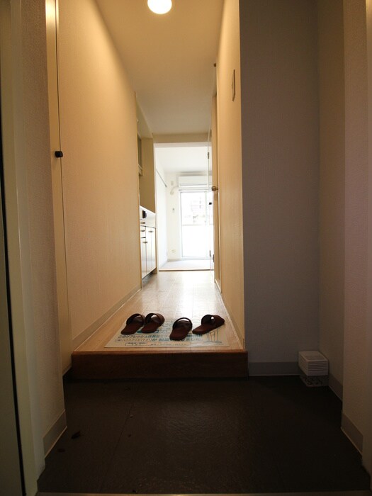 物件内観写真16　(玄関)