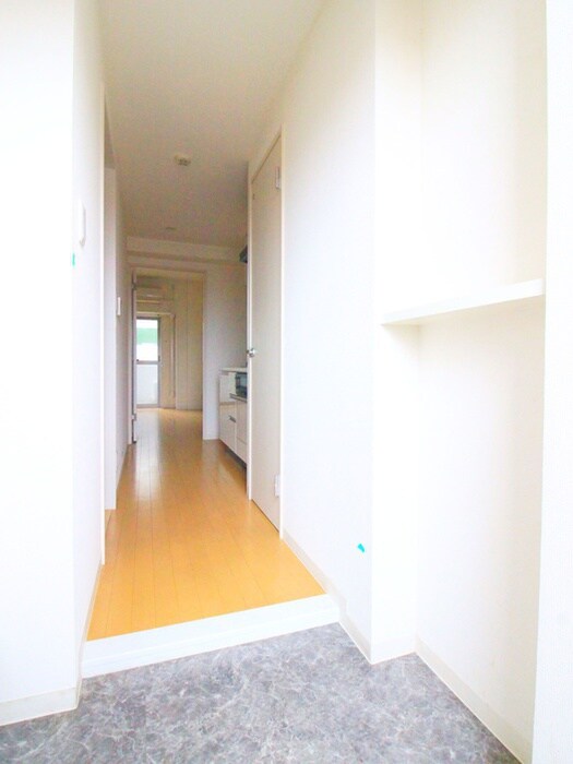 物件内観写真7　(玄関)