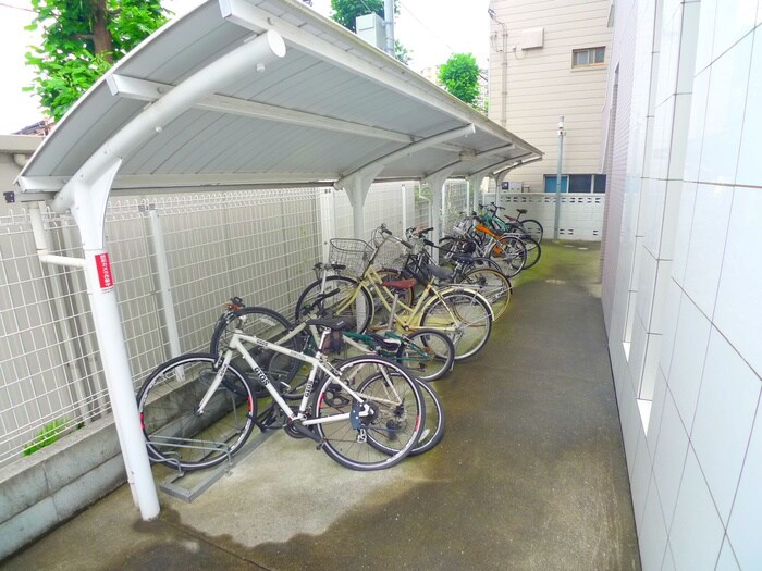物件外観写真3　(駐輪場)