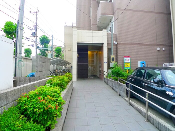 物件外観写真4　(エントランス部分)