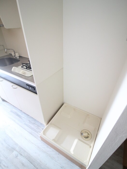 物件内観写真12　(洗濯機置場)