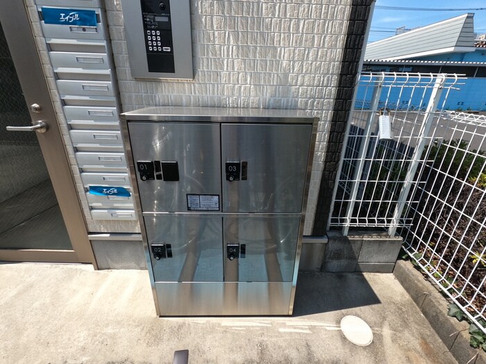 物件外観写真3　(駐輪場)