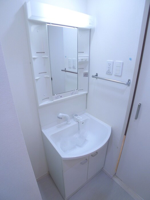 物件内観写真8　(洗面)