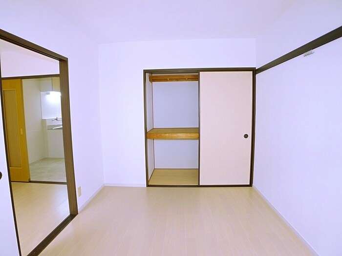 物件内観写真13　(収納)