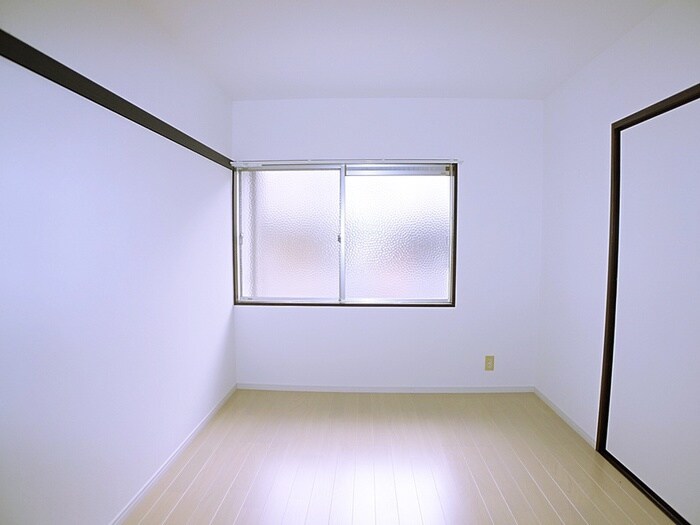 物件内観写真18　(居室)