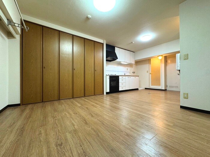 物件内観写真2　(居室)