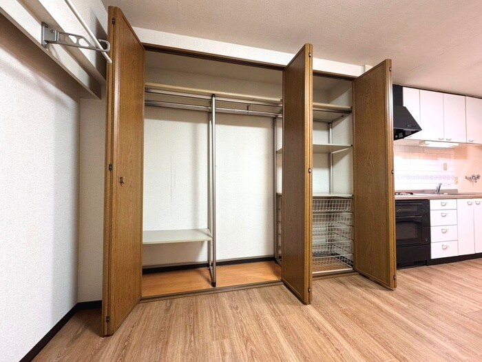 物件内観写真6　(収納)