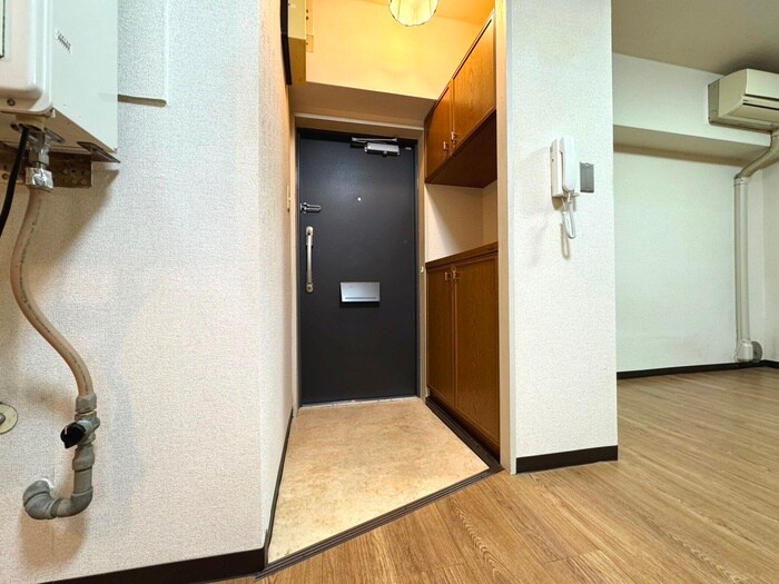 物件内観写真13　(玄関)