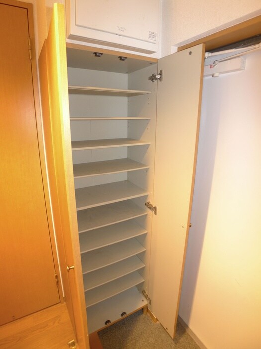 物件内観写真15　(靴箱)