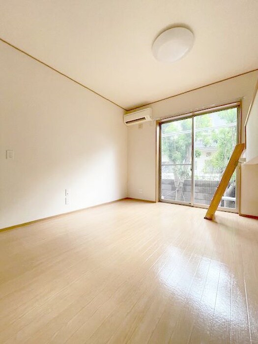 物件内観写真6　(居室)