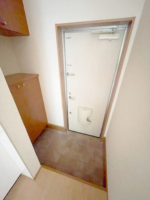 物件内観写真14　(玄関)