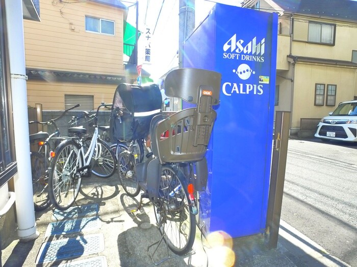 物件外観写真5　(駐輪場)