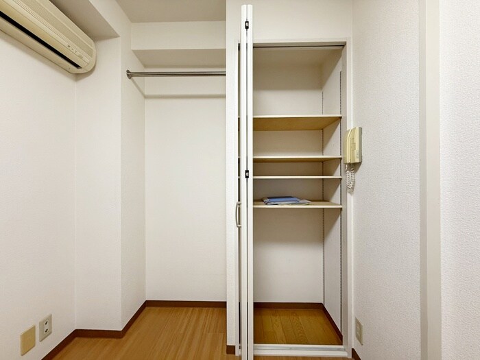 物件内観写真12　(収納)