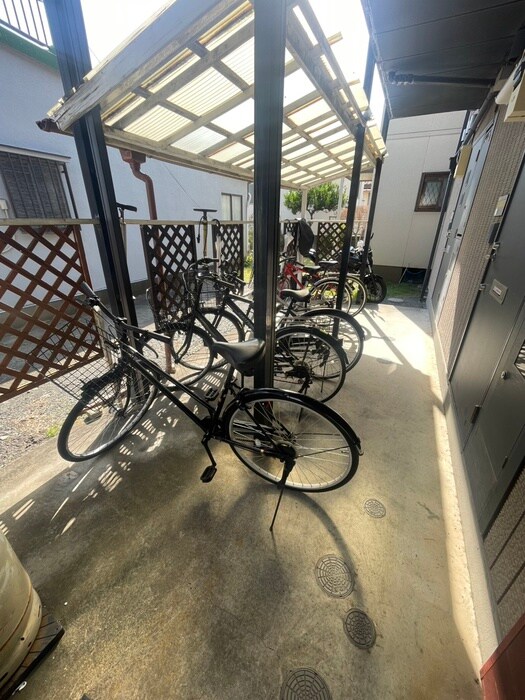 物件外観写真6　(駐輪場)