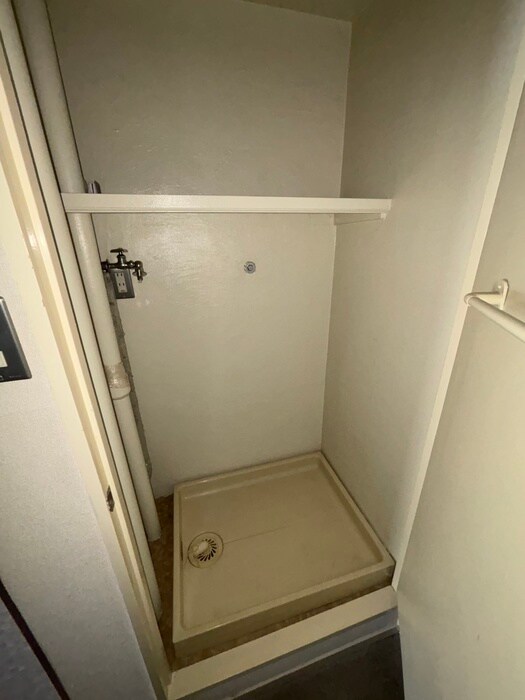 物件内観写真16　(洗濯機置場)