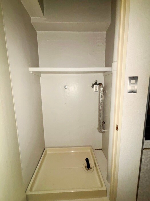 物件内観写真16　(洗濯機置場)