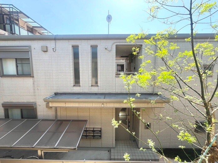 物件内観写真13　(室内からの展望)