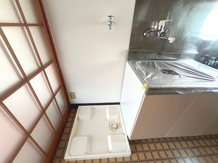 物件内観写真16　(洗濯機置場)