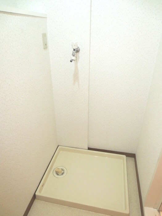 物件内観写真21　(洗濯機置場)