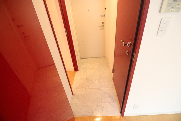 物件内観写真18　(玄関)