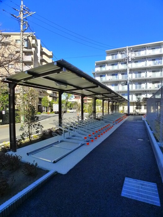 物件外観写真5　(駐輪場)