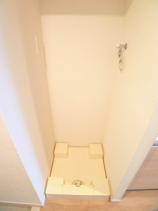 物件内観写真13　(洗濯機置場)