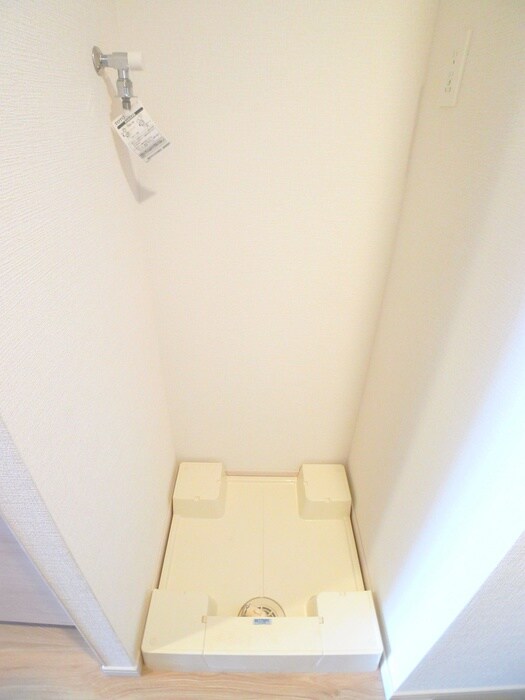 物件内観写真13　(洗濯機置場)