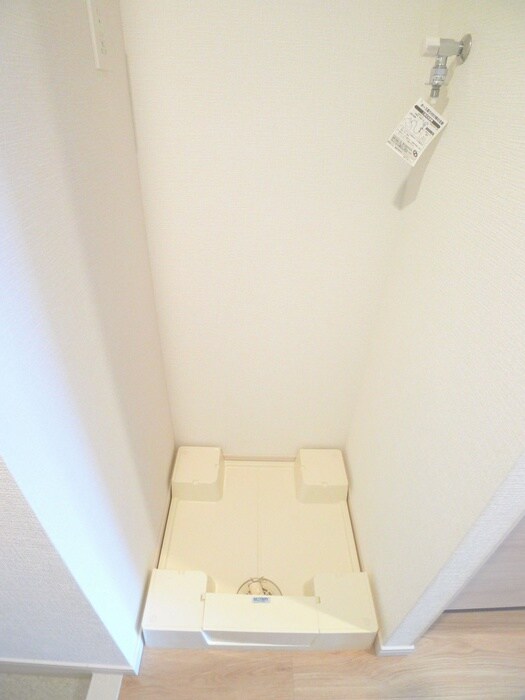 物件内観写真14　(洗濯機置場)