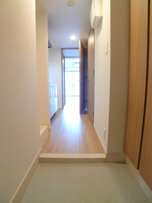 物件内観写真16　(玄関)