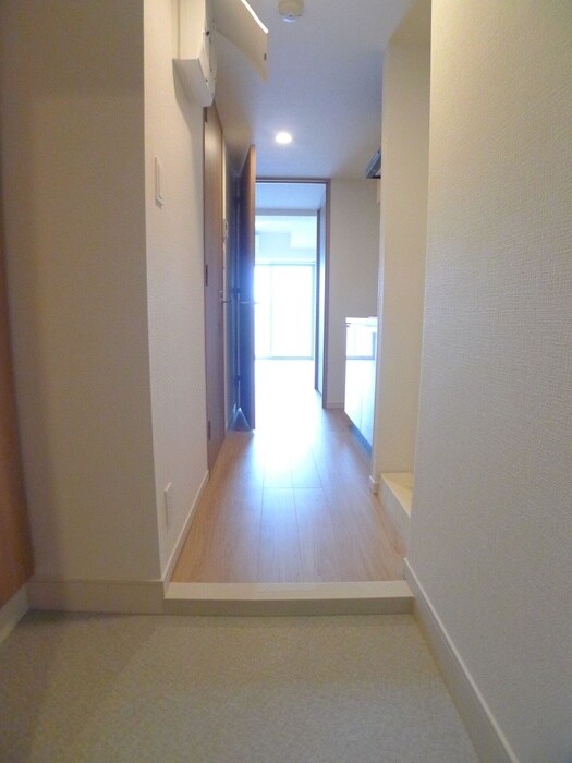 物件内観写真16　(玄関)