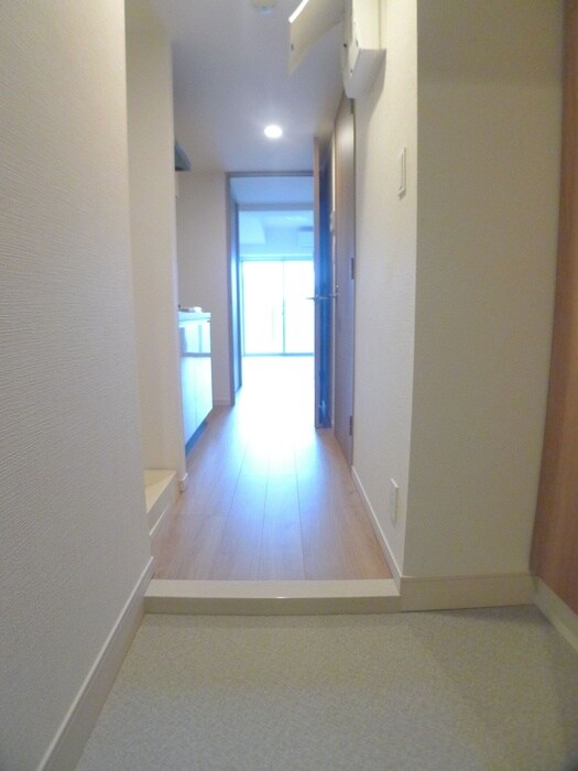 物件内観写真16　(玄関)