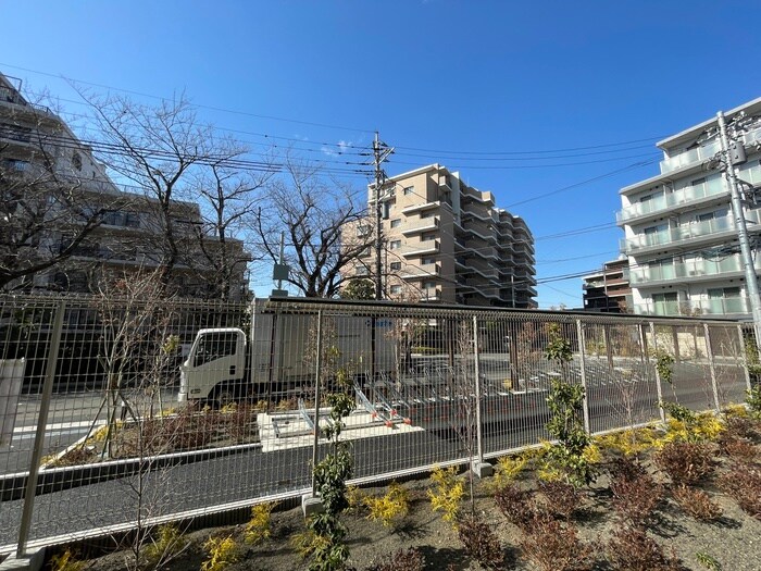 物件内観写真22　(室内からの展望)