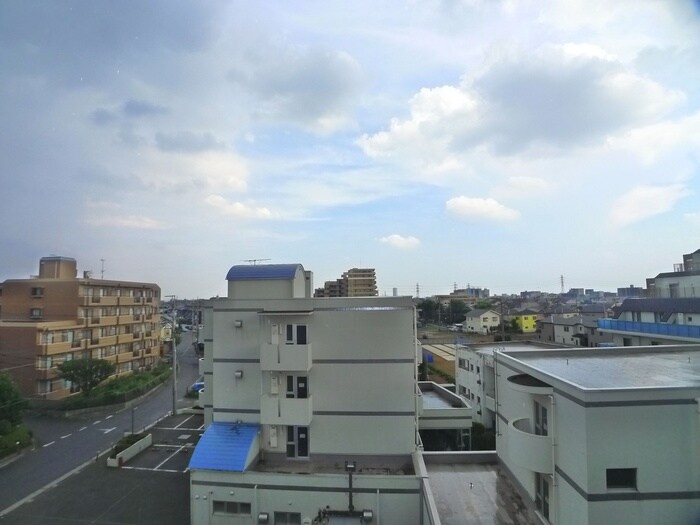 物件内観写真22　(室内からの展望)