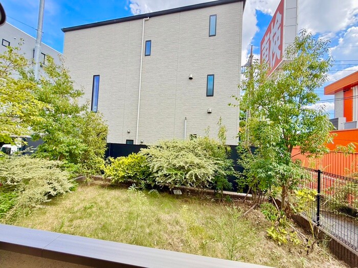 物件内観写真22　(室内からの展望)