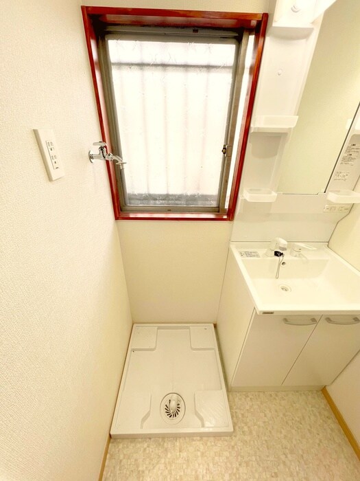 物件内観写真13　(洗濯機置場)