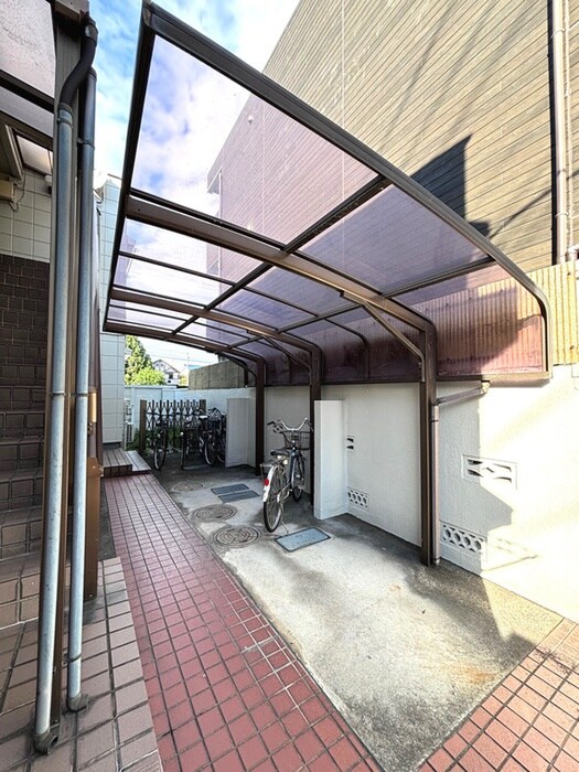物件外観写真3　(駐輪場)