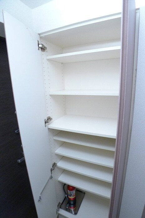 物件内観写真9　(靴箱)