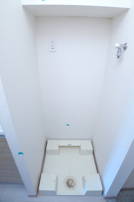 物件内観写真13　(洗濯機置場)