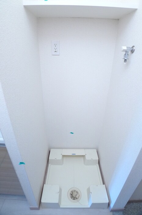 物件内観写真16　(洗濯機置場)