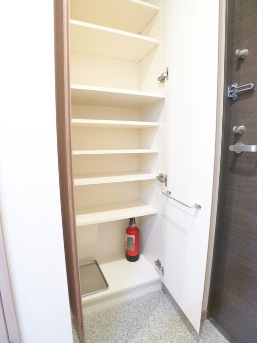 物件内観写真17　(靴箱)