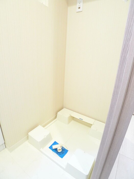 物件内観写真18　(洗濯機置場)