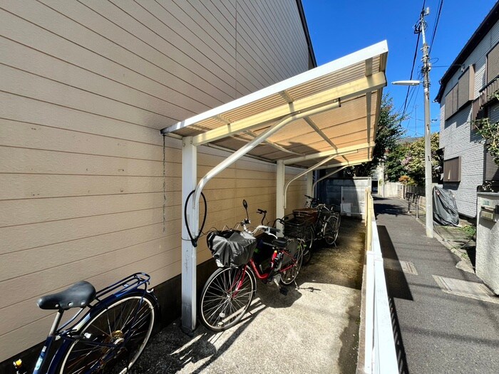 物件外観写真5　(駐輪場)