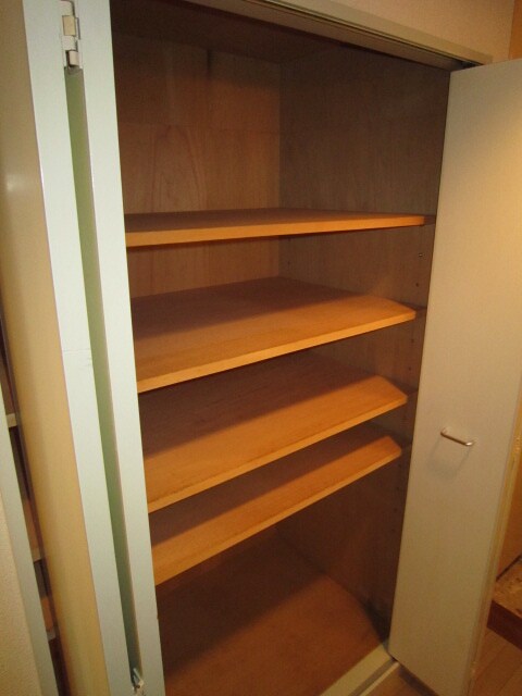 物件内観写真13　(収納)